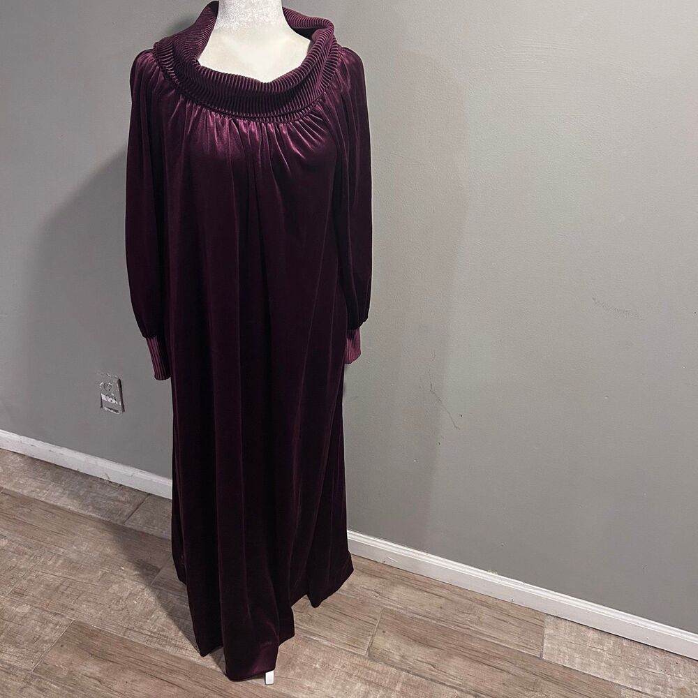 Vintage Velvet Velour Mumu Housedress Robe Burgandy Womens Petite Made in USA